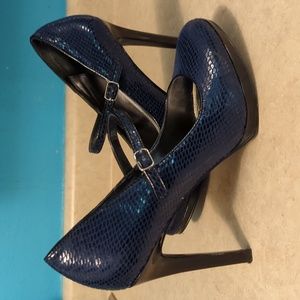 White House Black Market High Heels 7 1/2